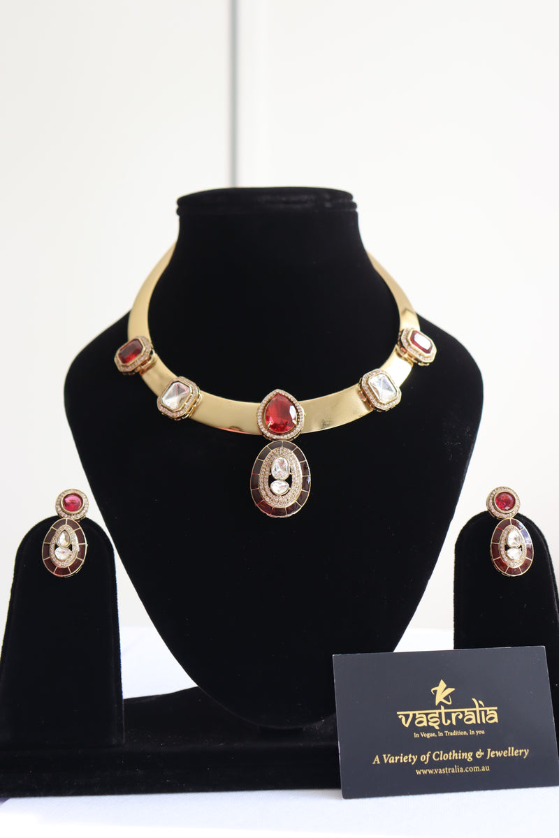 Contemporary Kundan Stone Gold Hasli Choker Necklace Set