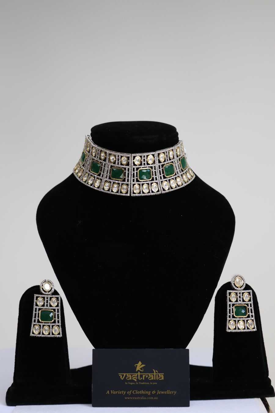Emerald Green & Kundan Geometric Broad Choker Necklace Set