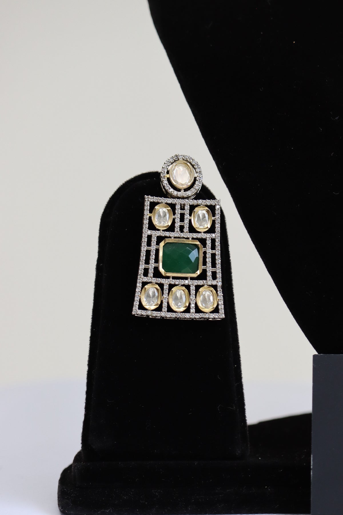 Emerald Green & Kundan Geometric Broad Choker Necklace Set
