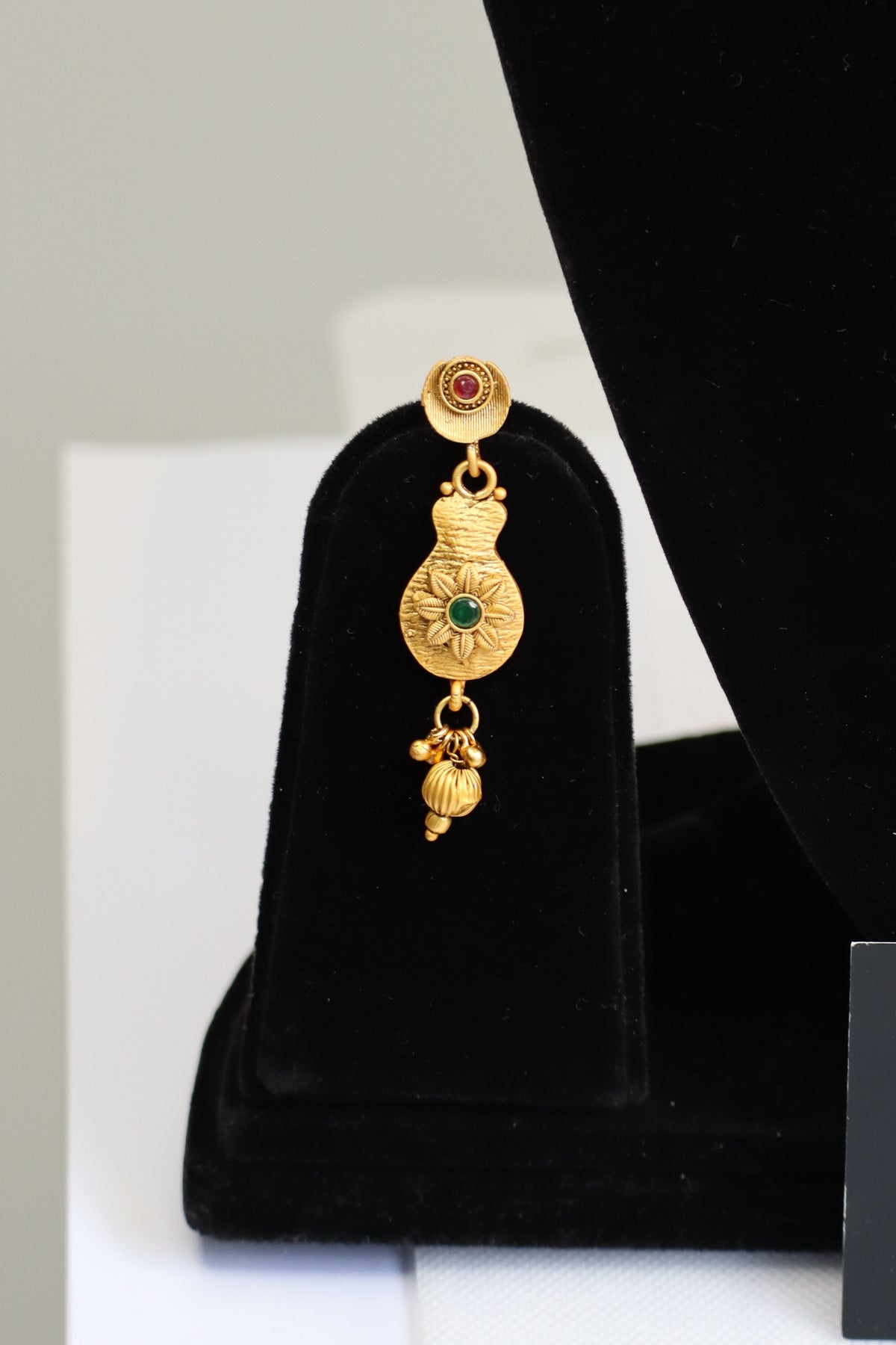 Matte Gold Broad Temple Choker Necklace Set with Maang Tikka
