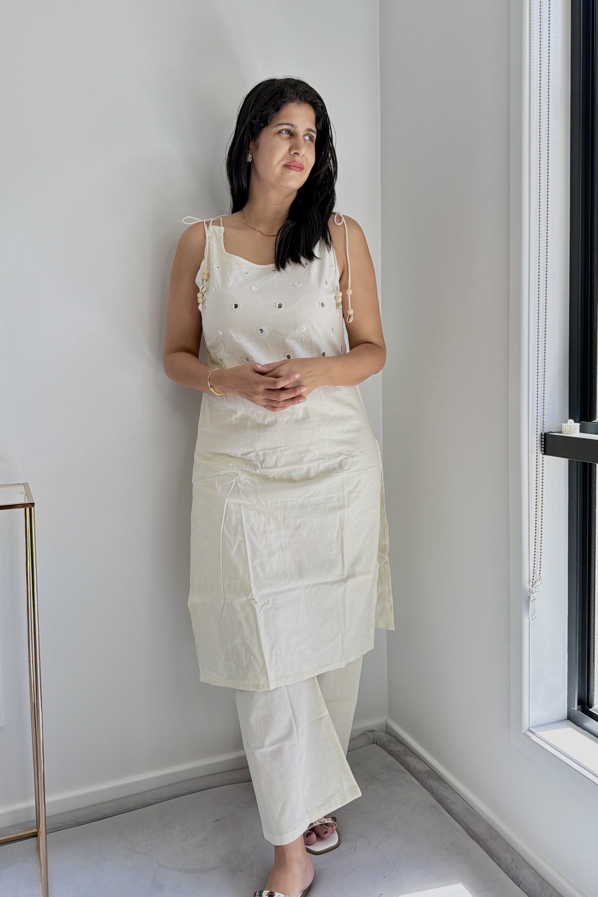 Off-White Sleeveless Mirror Work Cotton Kurta Pant Set